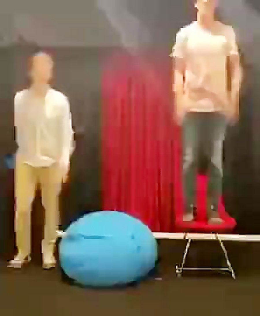 به روح پاکش صلوات بفرست