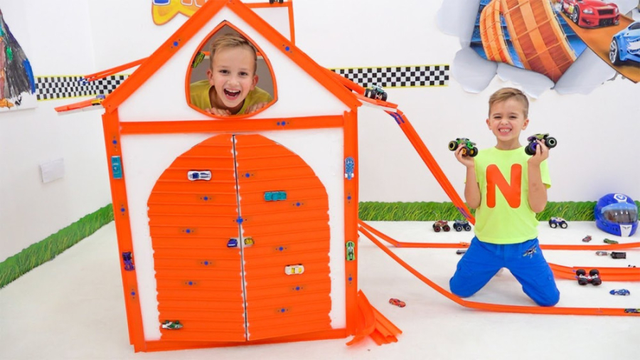 کودک ولاد و نیکی  بازی با کش T...