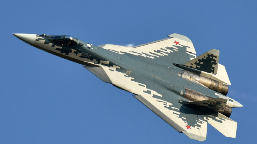 اجرای نمایش هوایی کبرا توسط جن...