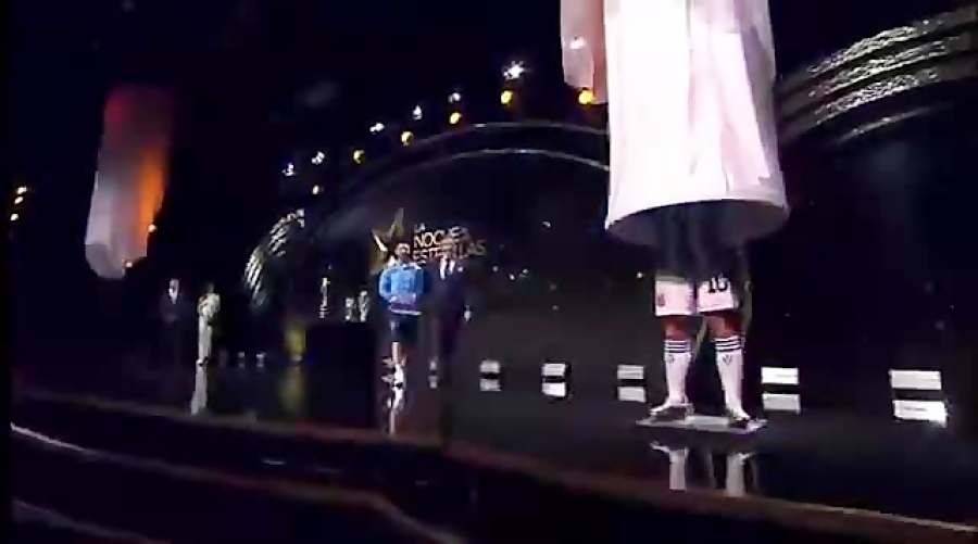 مجسمه ی مسی