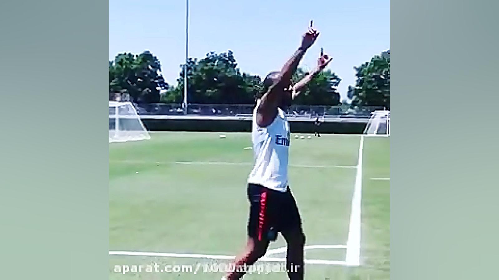 گل زیبای لوکاس مورا در تمرینات...