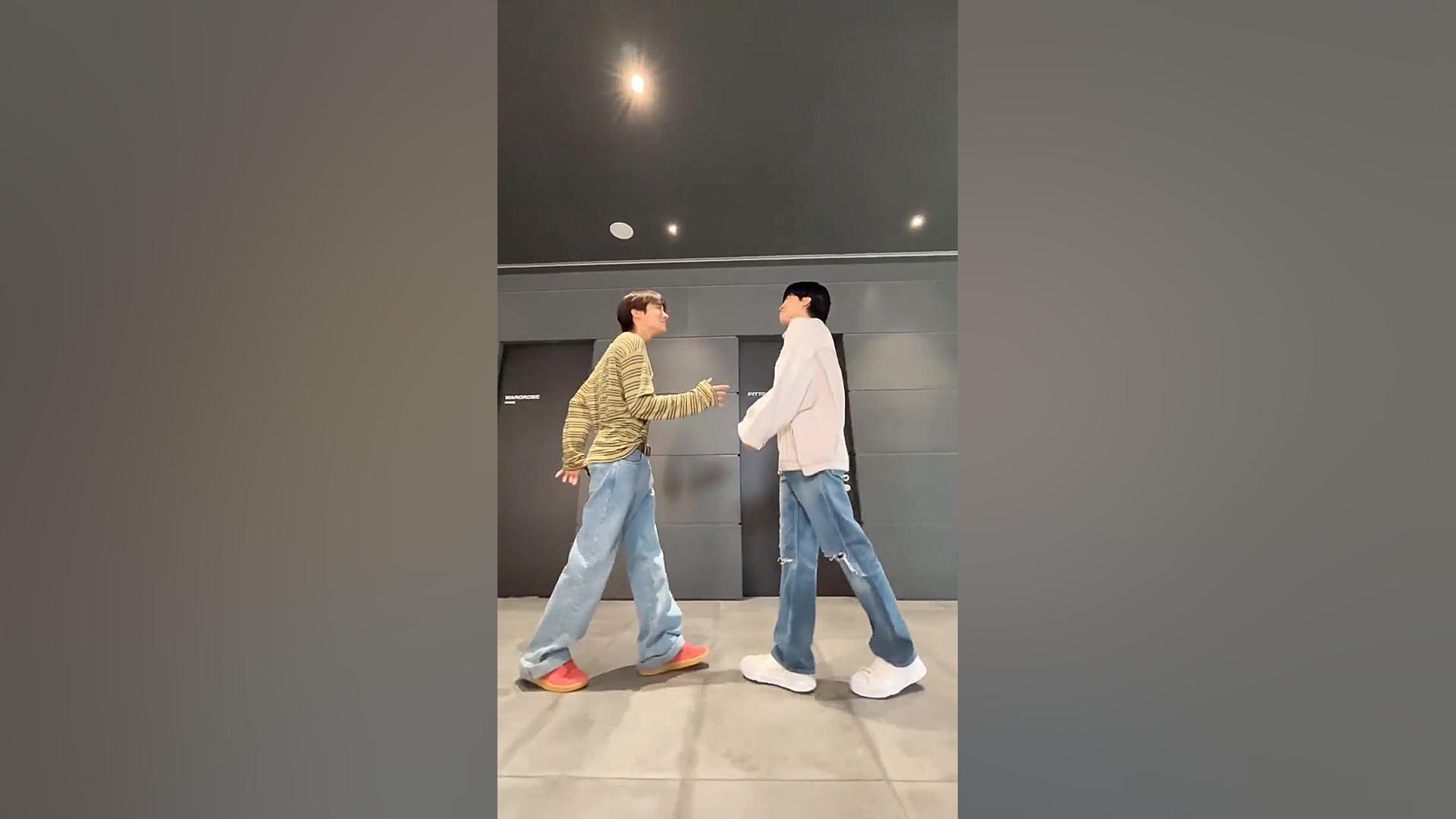 آپدیت تیک تاک بی تی اس با جیمی...