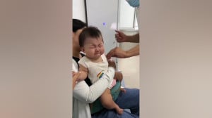 آمپول زد یادش رفت واسه چی گریه...