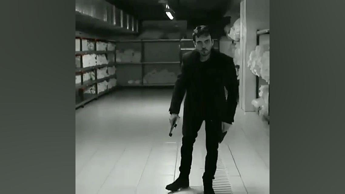 برای کلیپ های بشتر فالو کنید