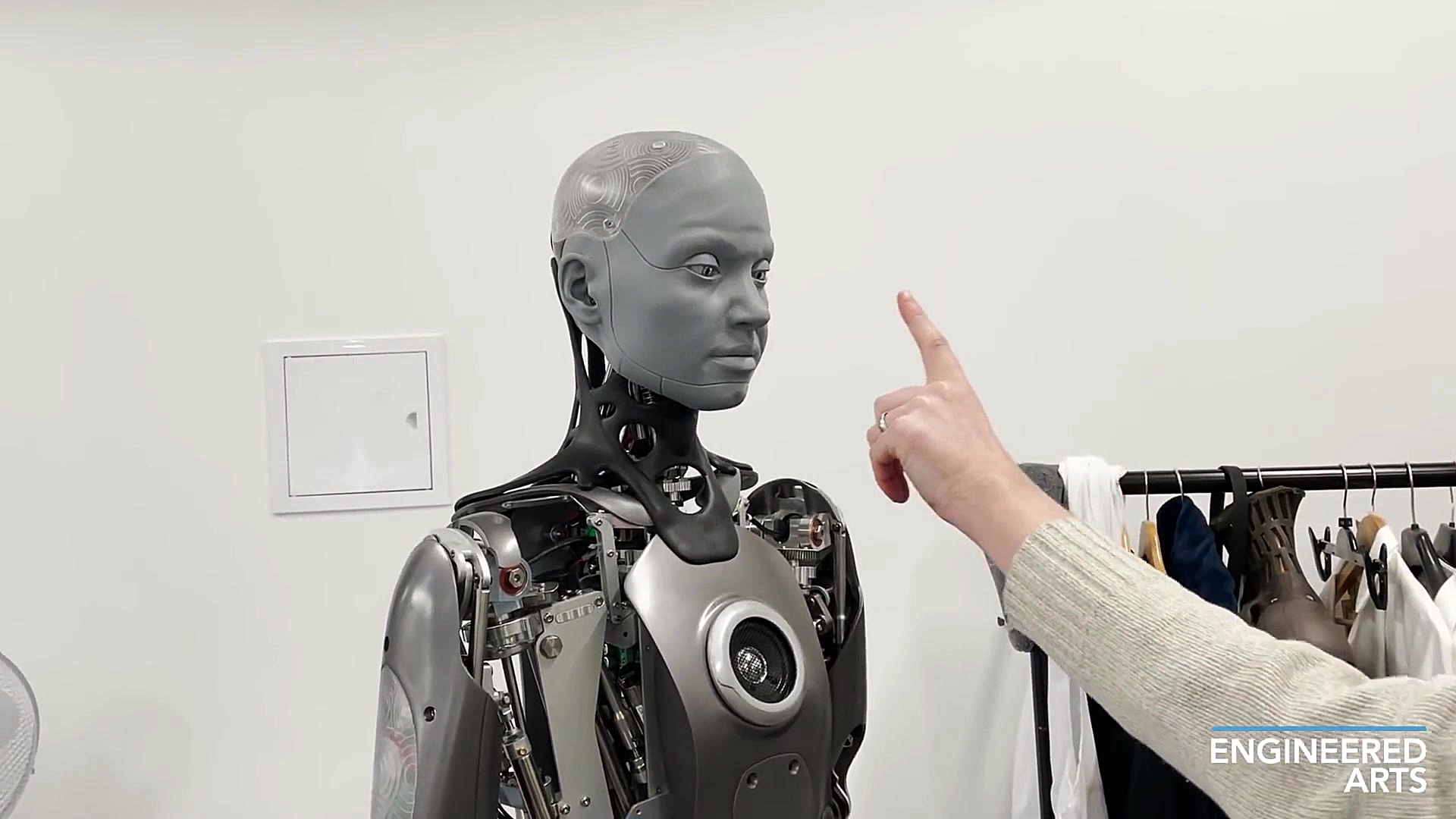 حالات چهره پیشرفته‌ترین ربات ا...