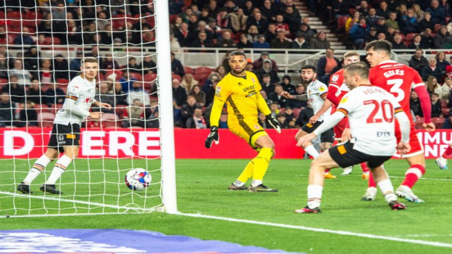 گل اللهیار صیادمنش در بازی مید...