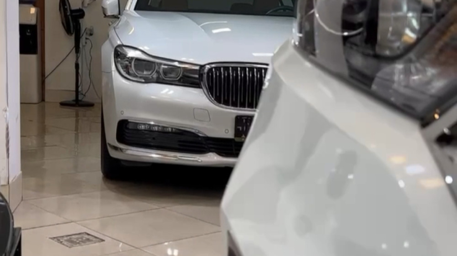 بریم برای نگاه کلی به داخل مجم...