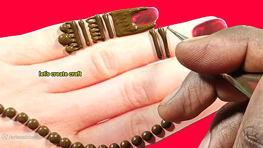 مدل ساده و زیبا برای حنا زدن د...