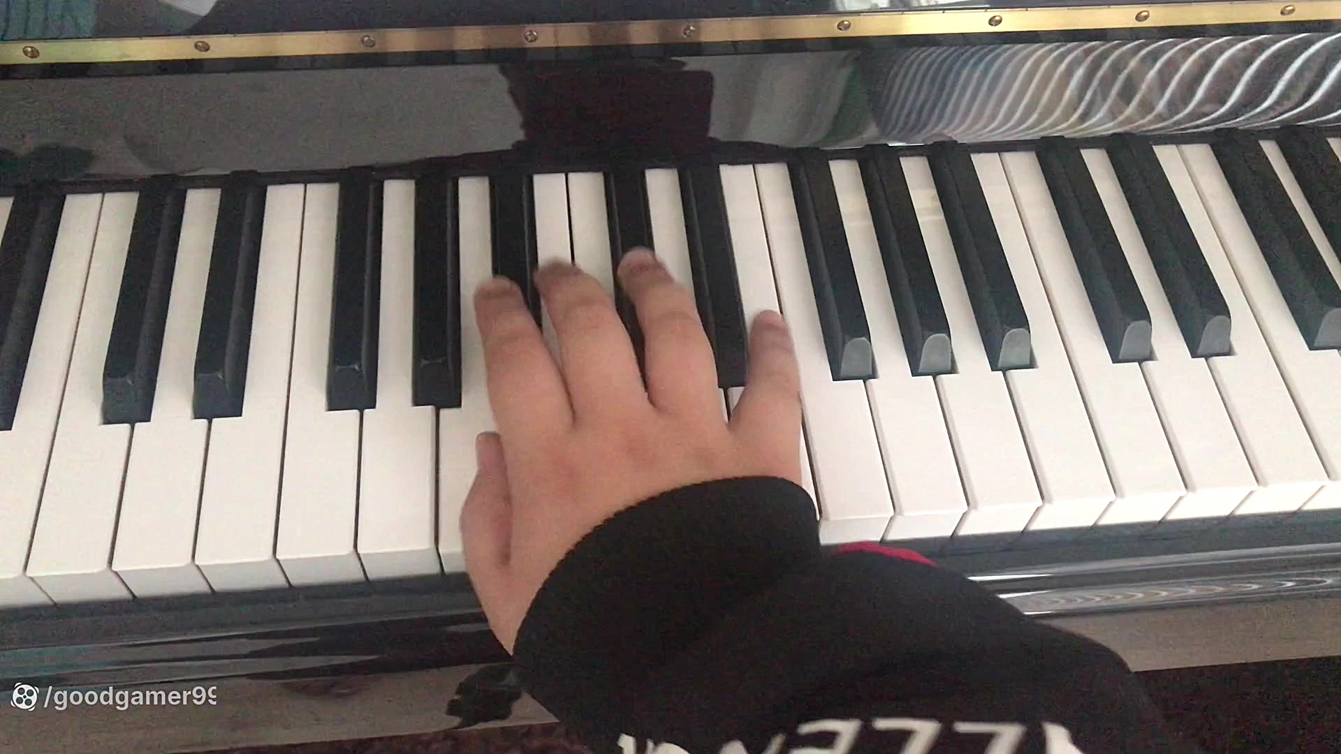 اموزش اهنگ چارلی چاپلین