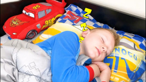 مونیکا به مارتین کمک می کند تا...