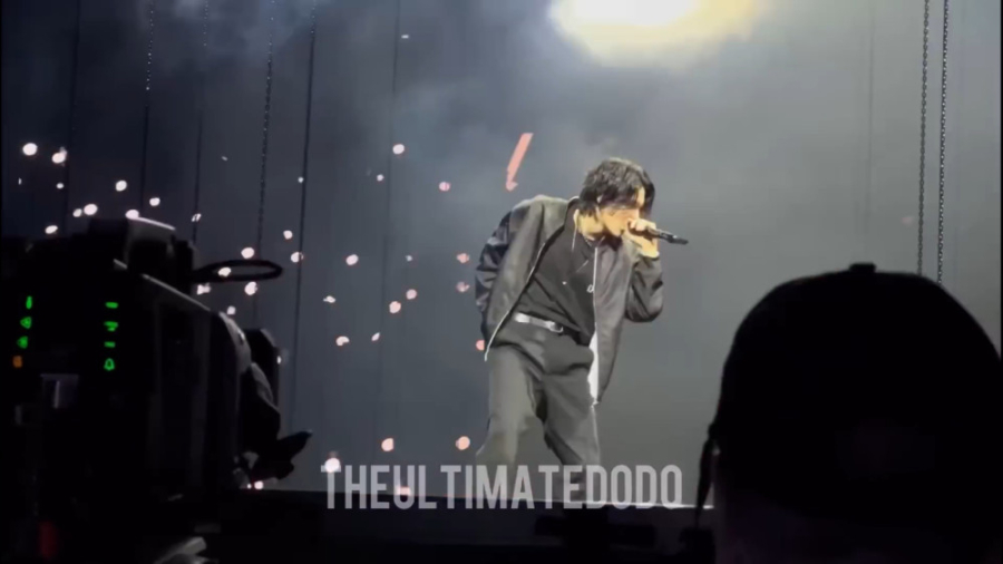 کنسرت یونگی اجرای آهنگ هگوم