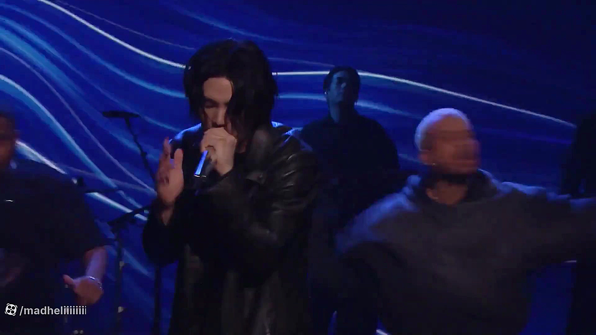 اجرای یونگی| شوگا آهنگ هگوم در...