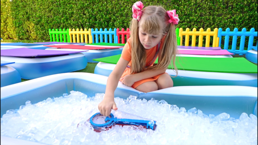 دایانا و روما به الیور کمک می...