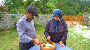 پختن آش رشته در طبیعت زیبای رو...
