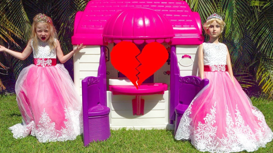 ناستیاشو : ناستیا و دوستش لباس...