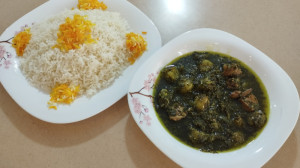 طرز تهیه خورشت گوجه سبز گیلانی