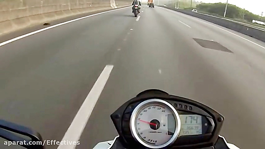 راندن موتور سنگین در بزرگراه...