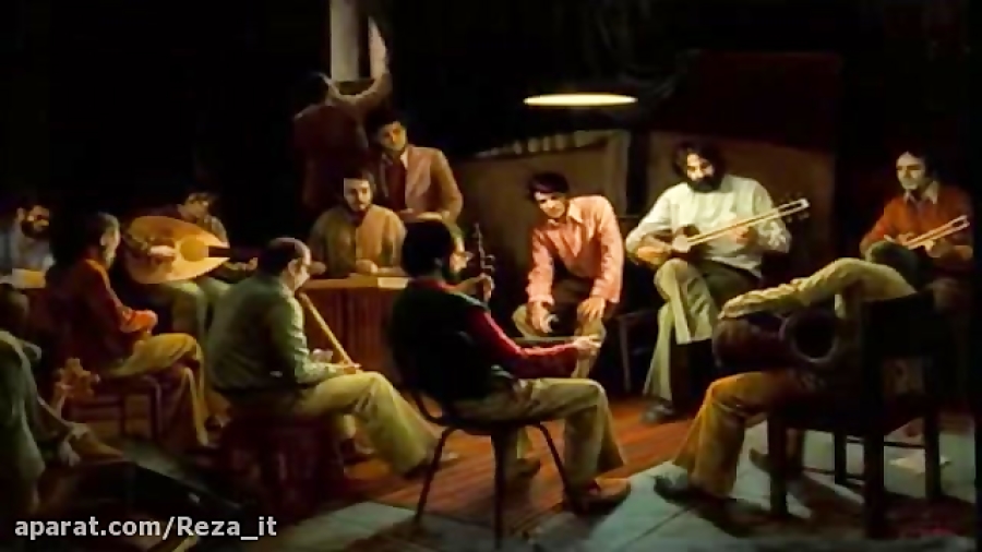 چهره را صیقلی از آتش مِی ساخته...