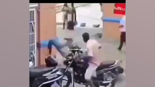 خوب شد کلاه ایمنی داشت وگرنه م...