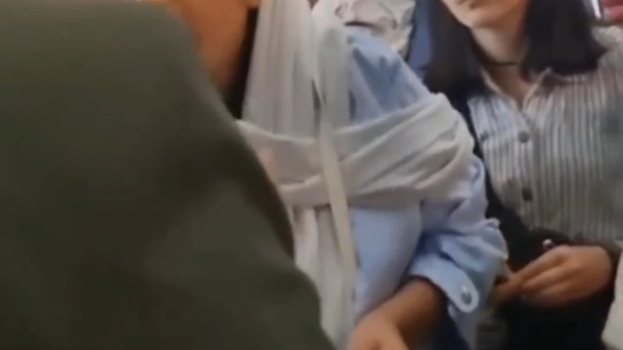 این گدا گشنه ها رو نگا باباااا...