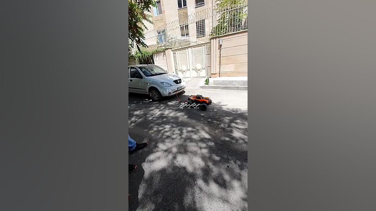 نبرد یک ماشین کنترلی با یک تیب...