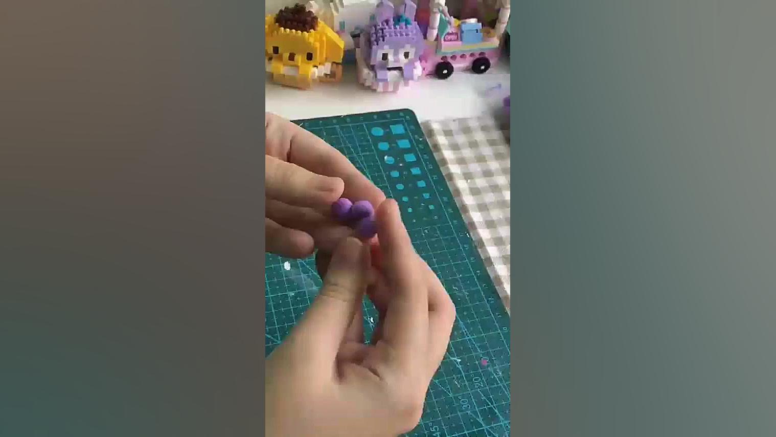 مجسمه با خمیر کلی برای روی آین...