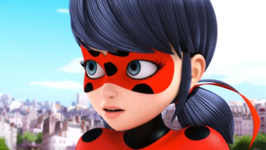 دختر کفشدوزکی و گربه سیاه  دان...