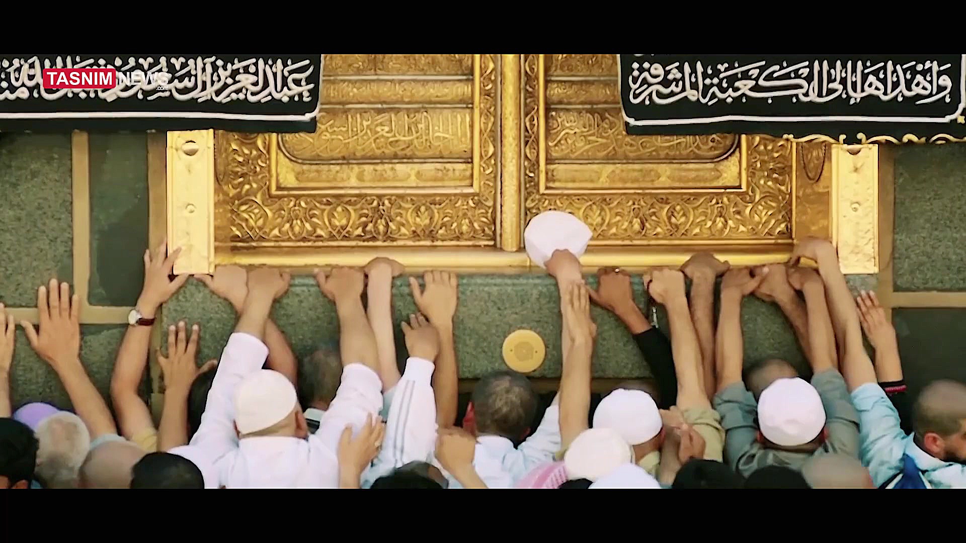 شباهت زائری که به دور خانه خدا...