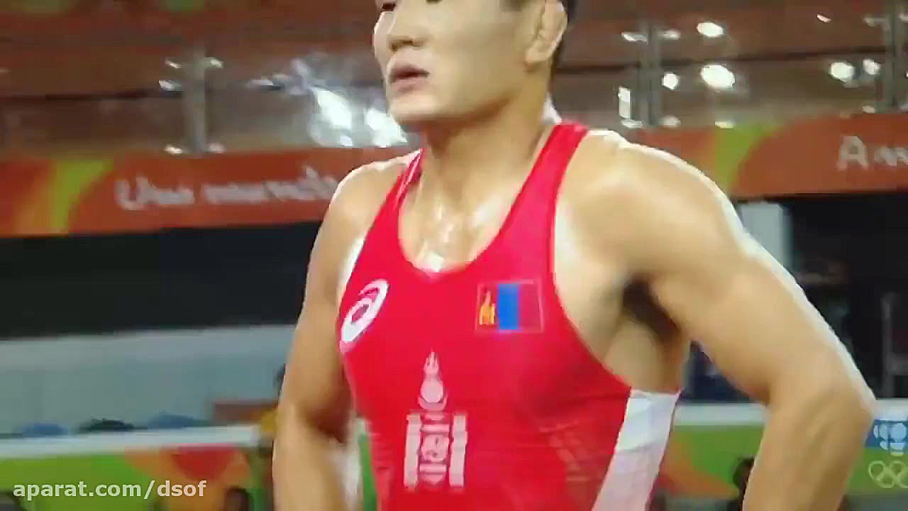 لخت شدن مربی کشتی مغولستان بدل...