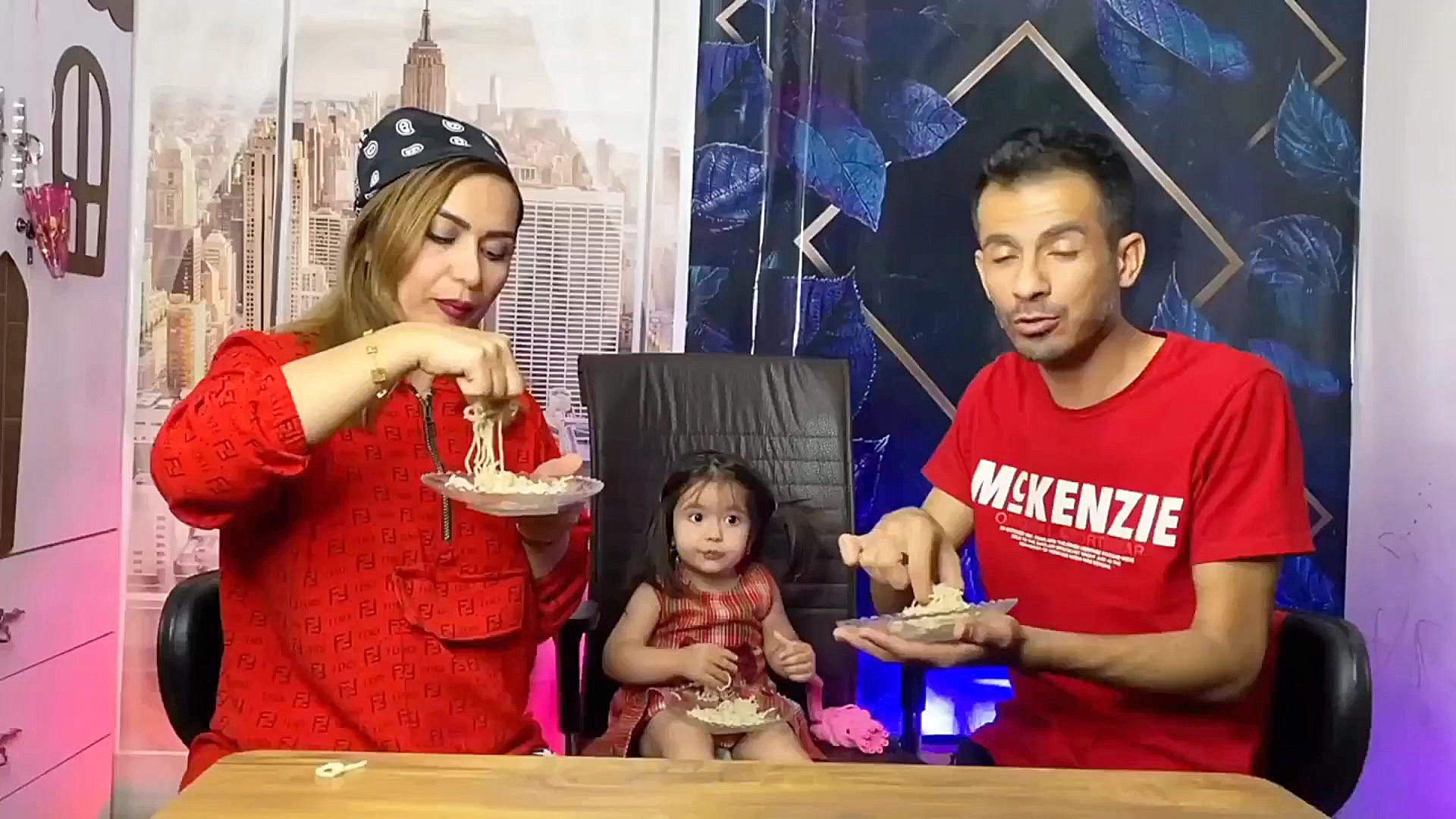 محسن نیلو مسابقه ی نودل خوری