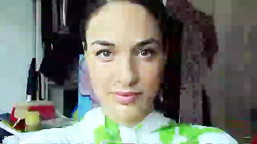 زنی ۳۶۵ عکس سلفی از ورود بە زن...