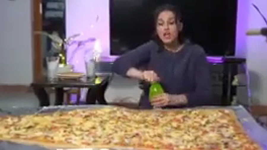 فاتینا چالش بزرگ ترین پیتزا جه...