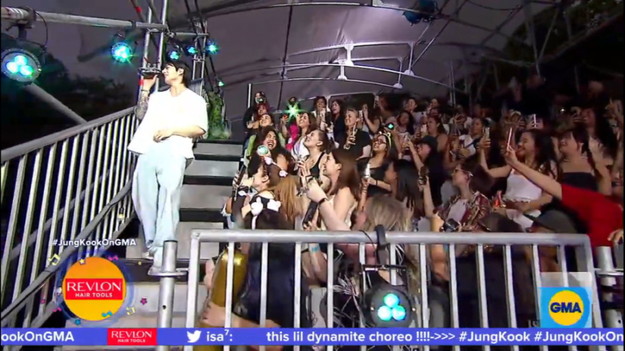 اجرای Euphoria از جونگ کوک در...