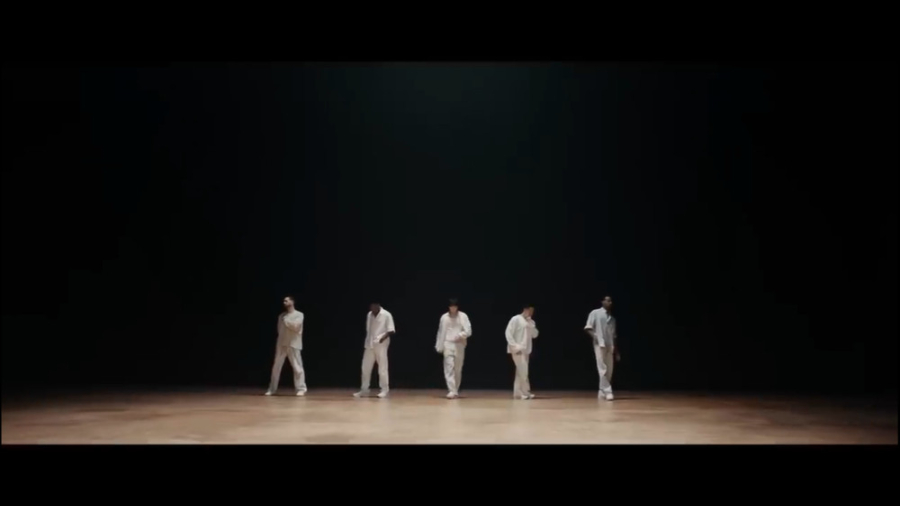 پرفورمنس آهنگ seven از جونگ کو...