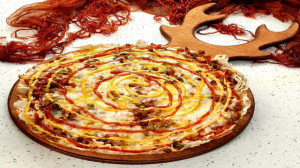 طرز تهیه پیتزا فوری با نان لوا...