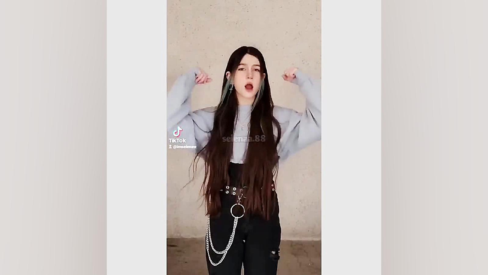 سلنا دنس: چالش