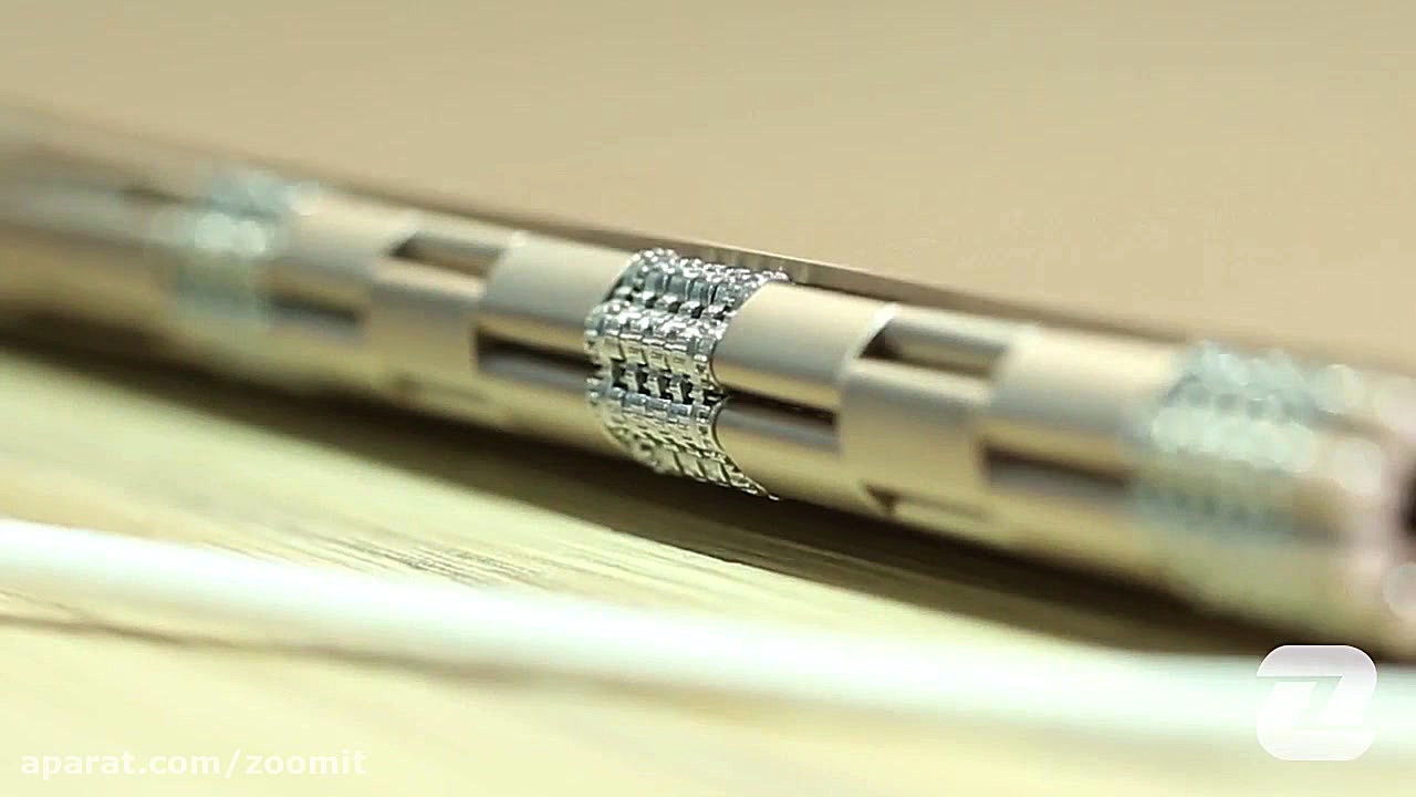 نگاه نزدیک زومیت به لپ تاپ یوگ...