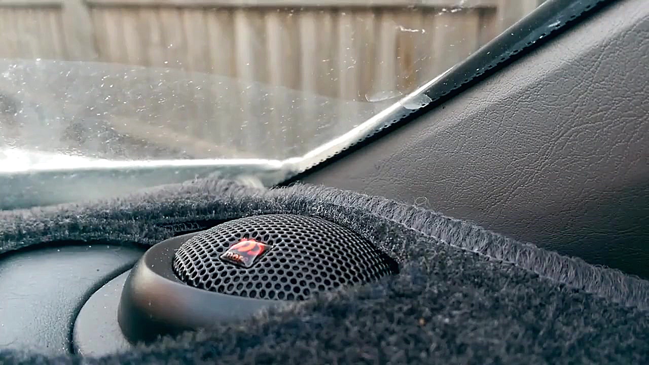 پخش ALPINE CDA 137BT