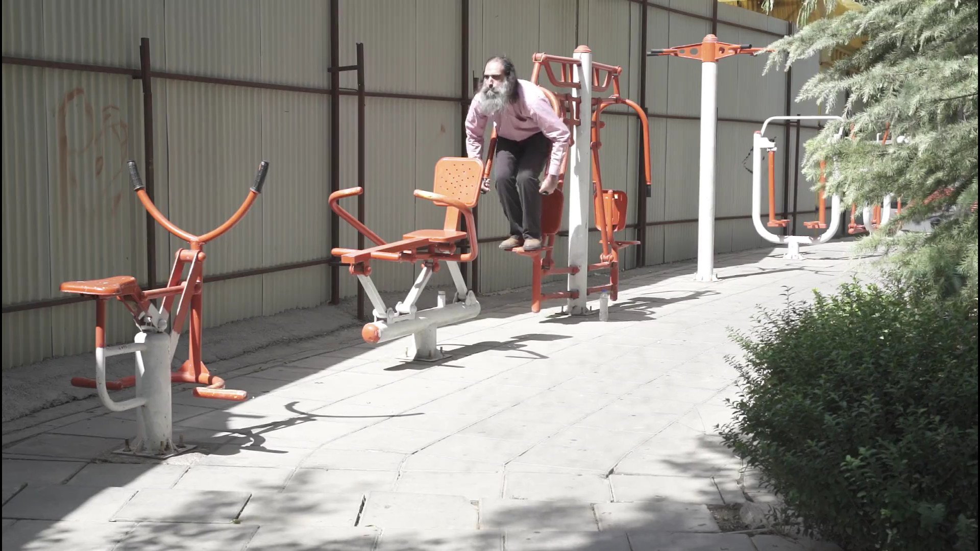 قسمت پانزدهم سریال ماجراهای آق...