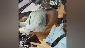 گوشی تاشو وان پلاس Open در دست...