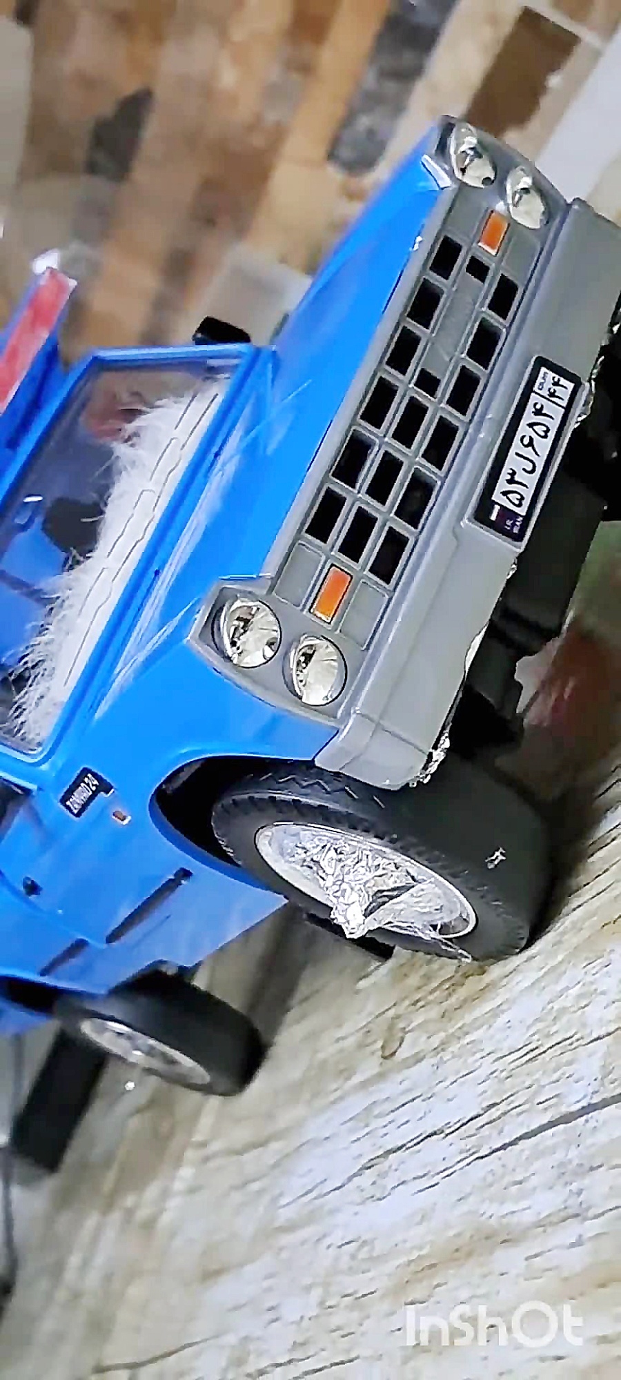 ماکت نیسان آبی شوتی