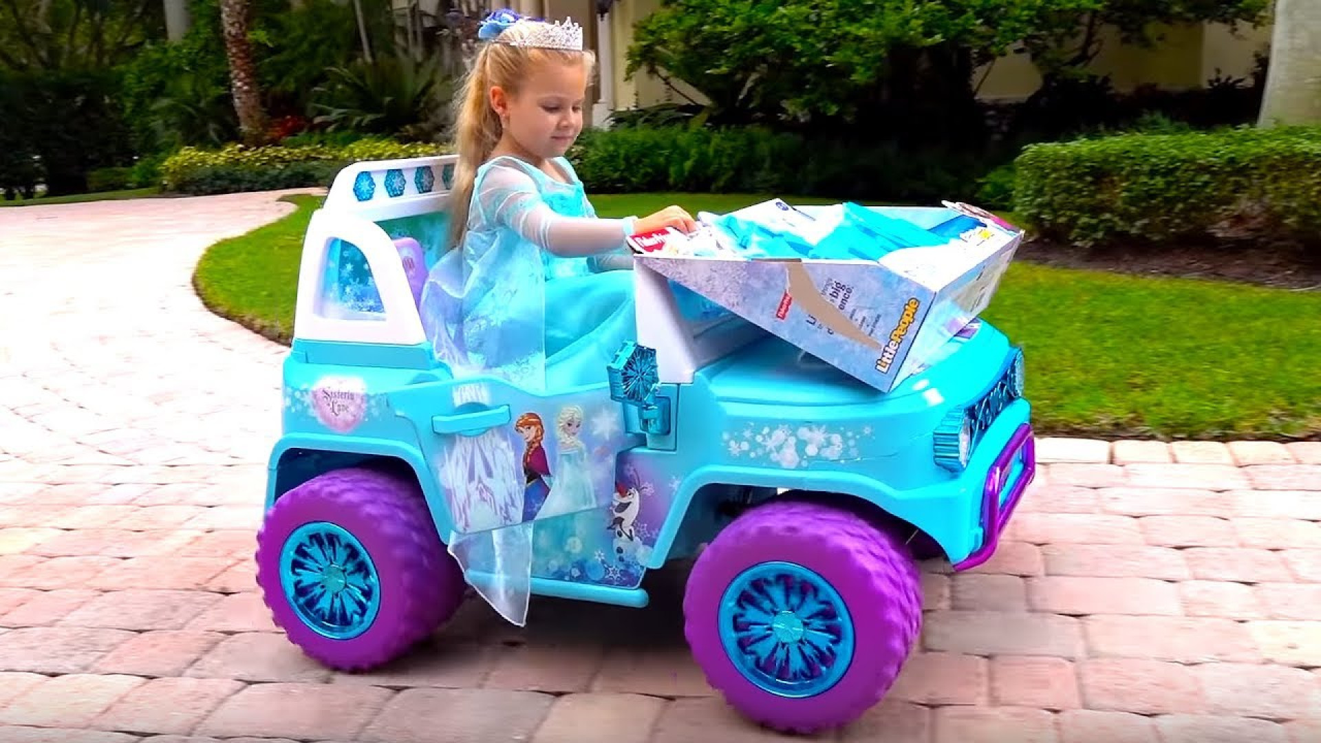 دیاناشو  دیانا لباس عوض می کند...