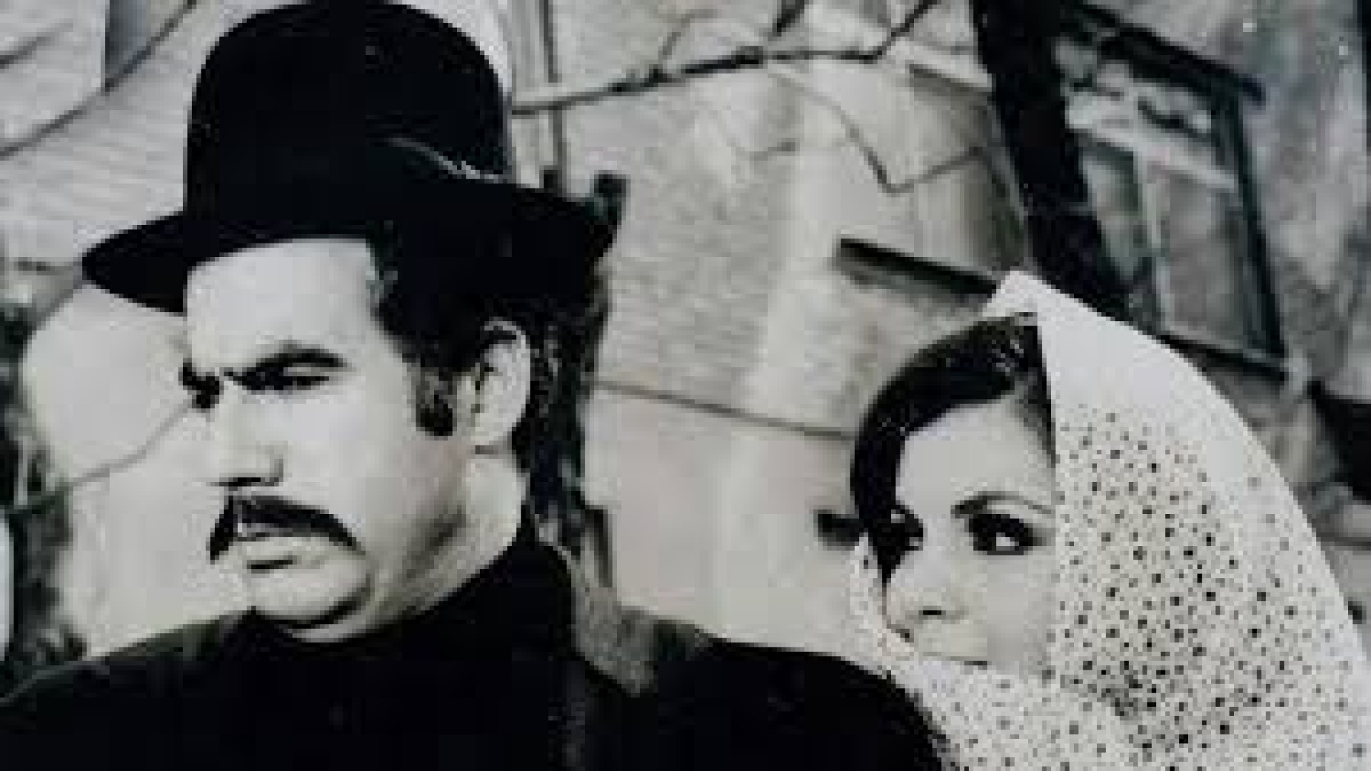 سکانسی از فیلم صلات ظهر با باز...