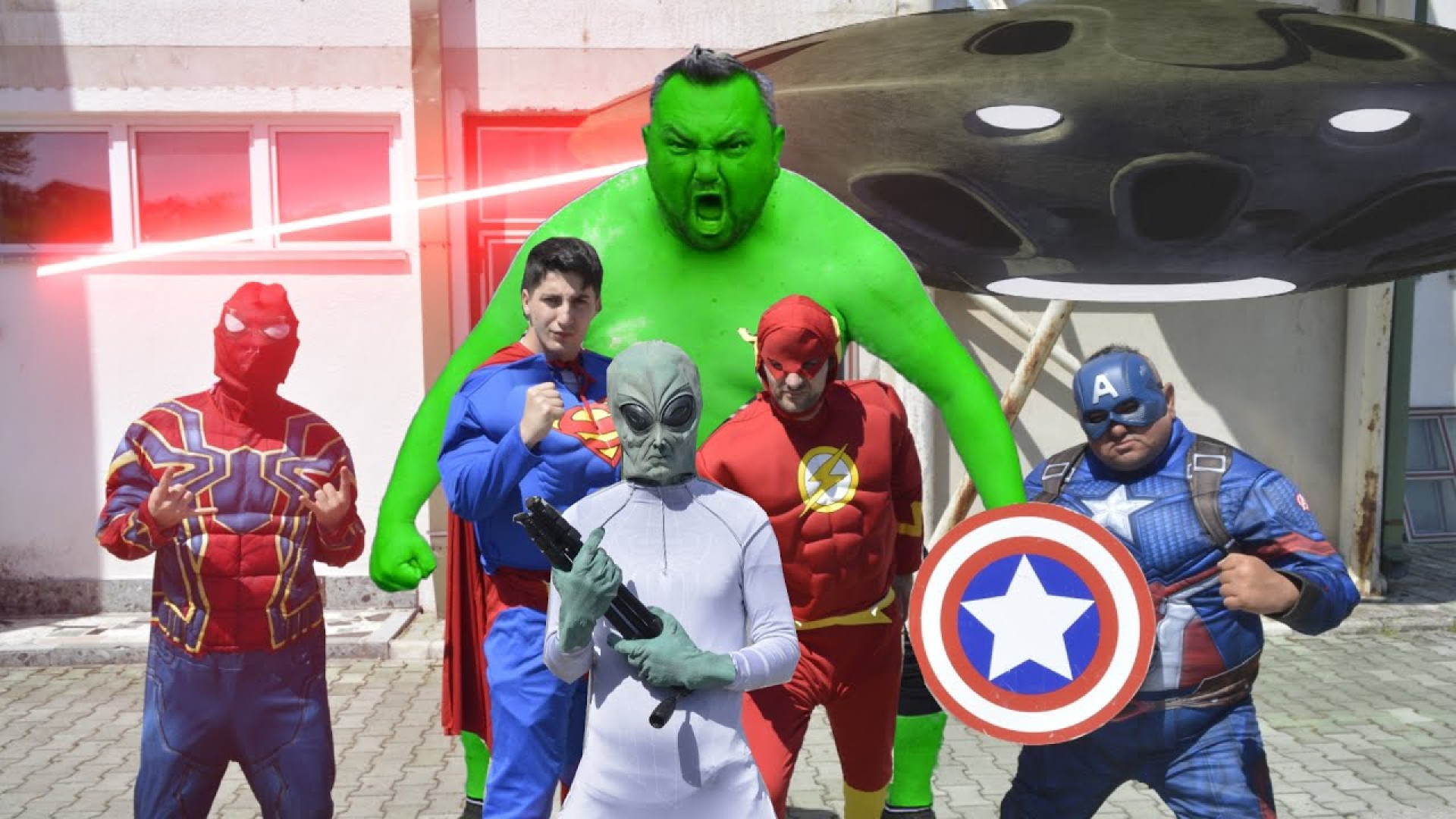 مرد عنکبوتی و هالک  ابرقهرمانا...