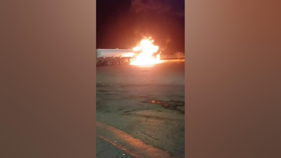 حریق در اتاق یک دستگاه تانکر ۳۰ هزار لیتری حامل سوخت نفتا حریق در اتاق یک دستگاه تانکر ۳۰ هزار لیتری حامل سوخت نفتا