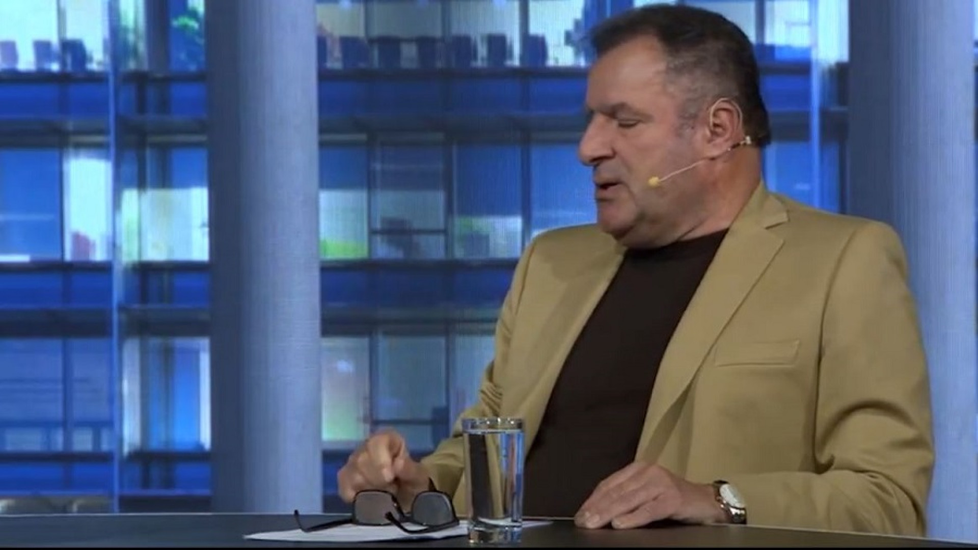 افشای ورود اتوبوسی نیرو به صدا...