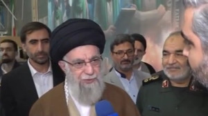 گفت وگو پس از بازدید از نمایشگاه دستاوردهای نیروی هوافضای سپاه پاسداران گفت وگو پس از بازدید از نمایشگاه دستاوردهای نیروی هوافضای سپاه پاسداران