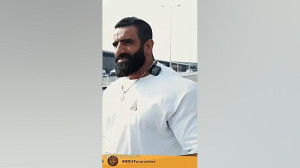 لحظات احساسی هادی چوپان پس از دیدار با خانواده لحظات احساسی هادی چوپان پس از دیدار با خانواده