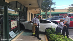 تصادف تسلا : ورود تسلا مدل اس...