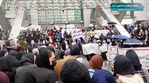 تجمع متخصصان مامایی مقابل وزارت بهداشت تجمع متخصصان مامایی مقابل وزارت بهداشت